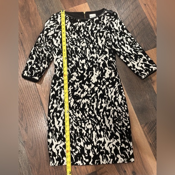 Reiss Black and White Patterned 3/4 Sleeve Dress in size 6 - Picture 3 of 16